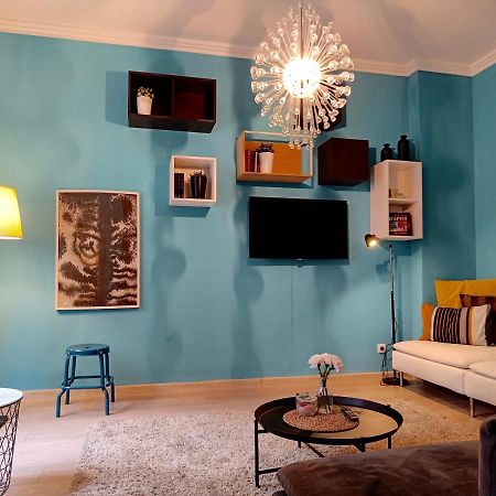 Newly Refurbished Apartment In The City Center Sófia Exterior foto