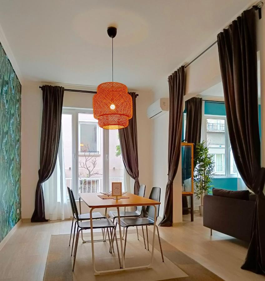 Newly Refurbished Apartment In The City Center Sófia Exterior foto