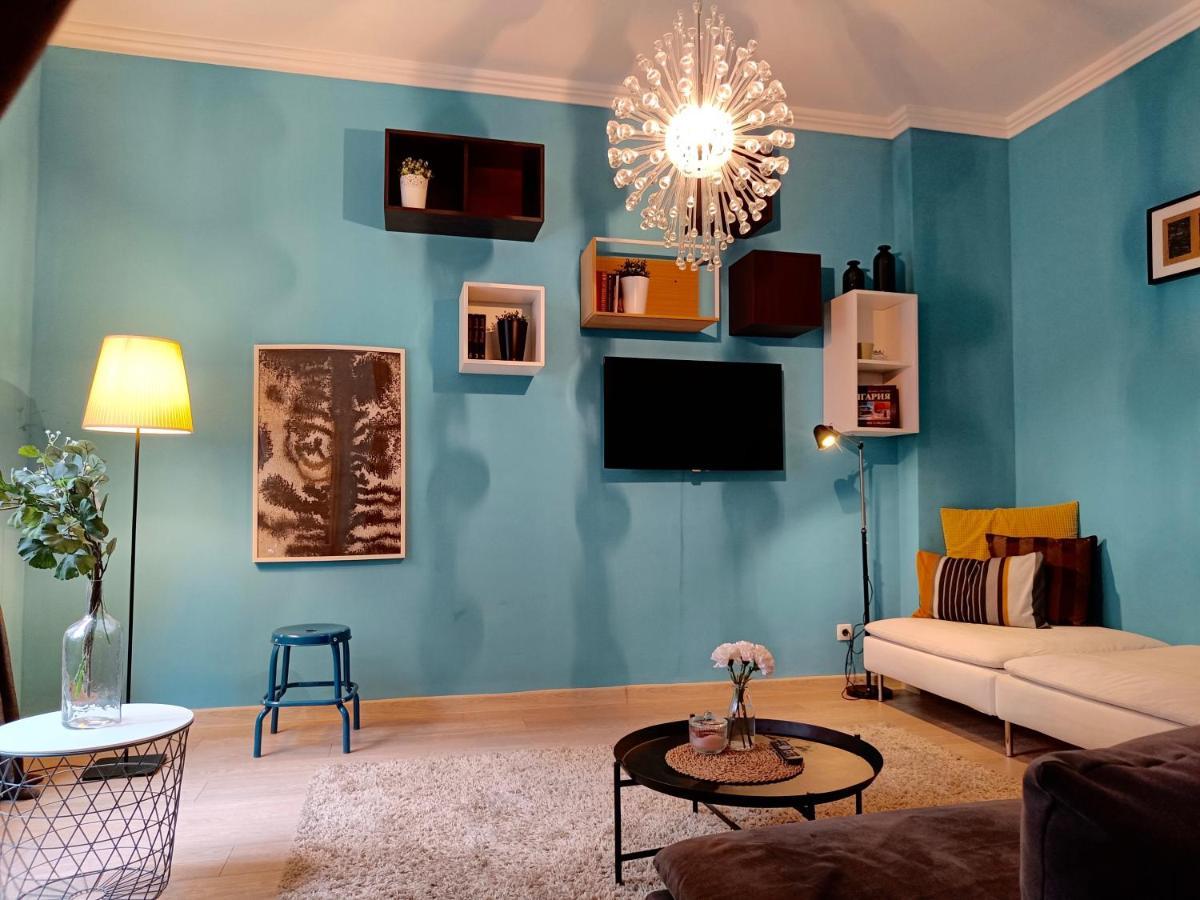 Newly Refurbished Apartment In The City Center Sófia Exterior foto