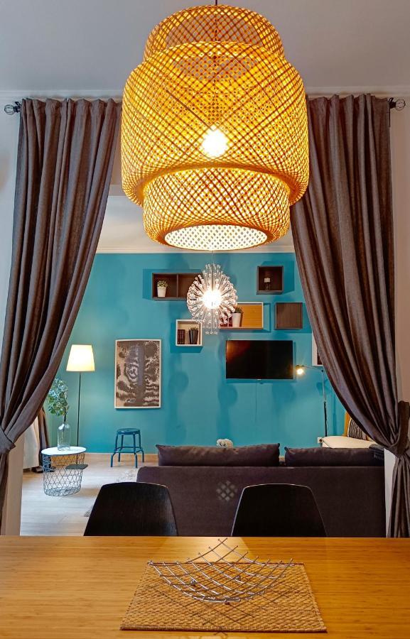 Newly Refurbished Apartment In The City Center Sófia Exterior foto